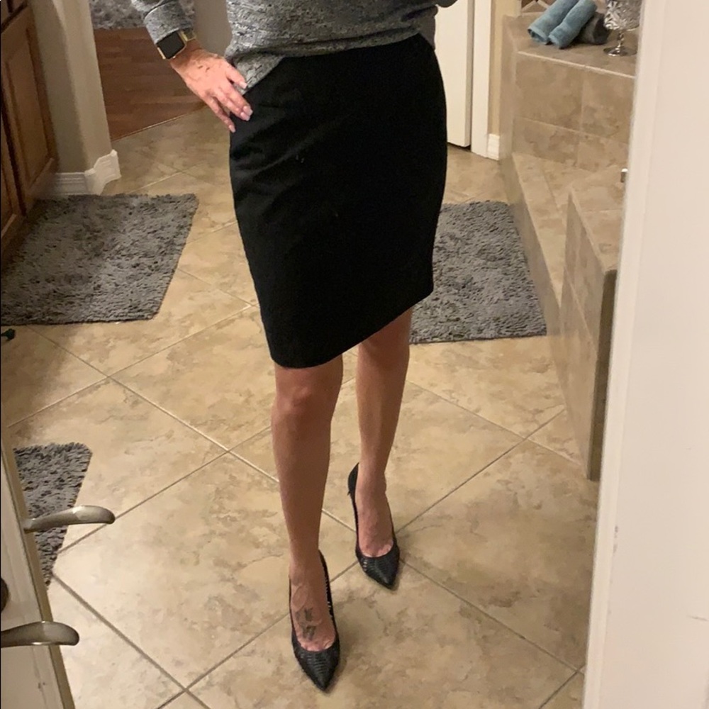 Black pencil ✏️ skirt